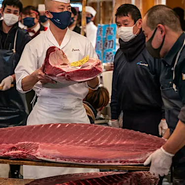 Japan tuna goes for $145,000 as pandemic dampens New Year auction