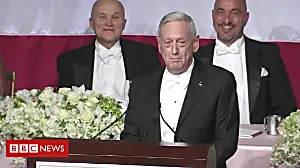 Mattis mocks Trump at gala dinner
