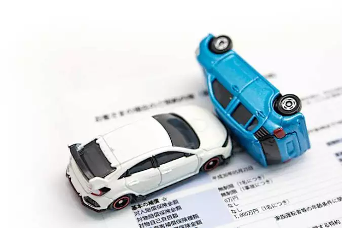 自動車事故で保険を使うと等級は下がる？保険事故と等級制度を解説