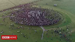 Thousands at Stonehenge summer solstice