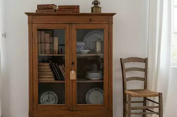 Παλαιά έπιπλα: πώς να τα πουλήσετε ή να τα δωρίσετε σωστά το 2026