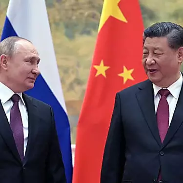 Αυξάνεται η πίεση στην Κίνα να εγκαταλείψει τον Ρώσο σύμμαχό της