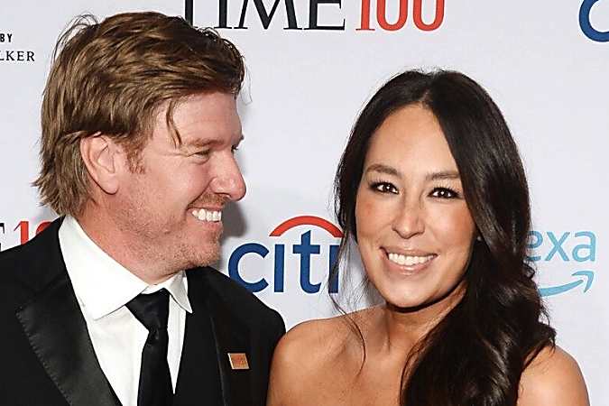[Pics] Chip and Joanna Share Photos Of Their $18M Mansion. Wait Until You See Their Backyard