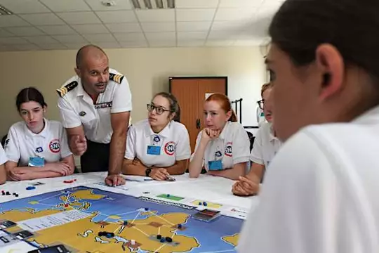 L'Assemblée et le Sénat veulent en finir avec le Service national universel