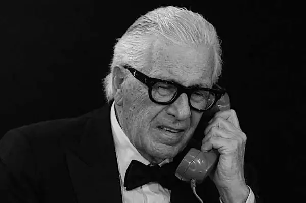 L'ultima telefonata di Peppino di Capri: "Non sto bene, ho forti fastidi al..." L'ultima telefonata di Peppino di Capri: "Non sto bene, ho forti fastidi al..."