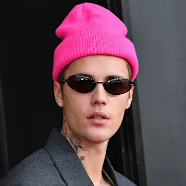 Justin Bieber scraps world tour over health issues