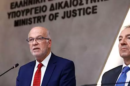 Φλωρίδης για εκταφές Τεμπών: Εξετάσεις που δεν γίνονται στην Ελλάδα θα σταλούν σε ξένα εργαστήρια