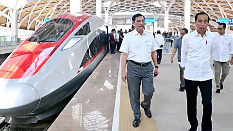 Indonesia's first bullet train hits 350 kph as Jokowi takes test ride