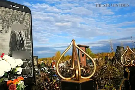 Russian woman given iPhone gravestone