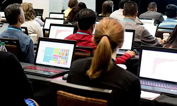 How and Why to Crowdsource Governance for Modern BI