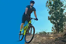 Bici MTB ST 100: forcella ammortizzata da 80 mm per chi insegue il comfort.