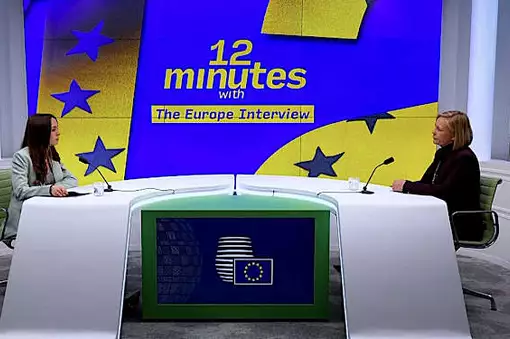 Φινλανδή υπουργός καταγγέλλει τη μαζική νομιμοποίηση μεταναστών