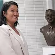 Η υποψήφια πρόεδρος του Περού, Κέικο Φουτζιμόρι, υπόσχεται να απελάσει μετανάστες Η υποψήφια πρόεδρος του Περού, Κέικο Φουτζιμόρι, υπόσχεται να απελάσει μετανάστες