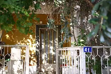 Πάλεψε με τον δολοφόνο της η 89χρονη στο Μενίδι - Τι λένε μάρτυρες για τη σχέση με τον γιο της Πάλεψε με τον δολοφόνο της η 89χρονη στο Μενίδι - Τι λένε μάρτυρες για τη σχέση με τον γιο της