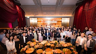 Image 21: Navigating Challenges: Singapore's Path to Business Growth in a Changing World