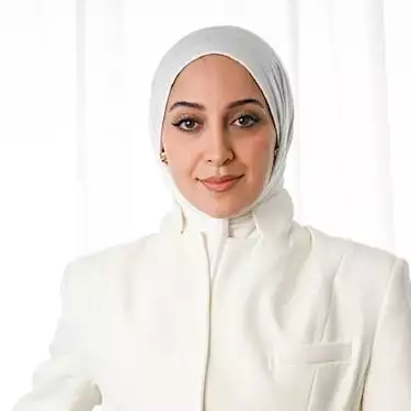 Φορώντας μαντίλα για να γίνεις «Μις Γερμανία»: «Πώς σκοπεύεις να εκπροσωπήσεις τις Γερμανίδες;» ακούνε η Büsra Sayed και η Amina Ben Bouzid.