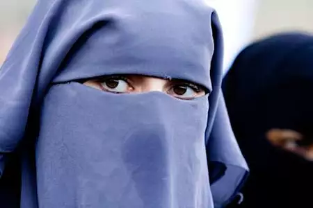 Πορτογαλία: Επικυρώθηκε ο «νόμος της μπούρκας» - Απαγορεύεται το «πέπλο» σε δημόσιους χώρους