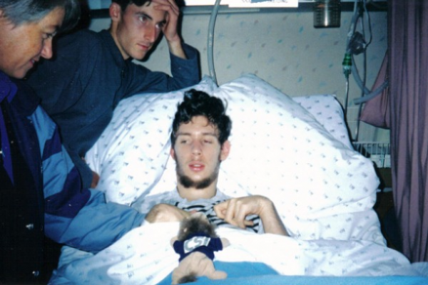 [Photos] Man Who Woke Up From A 13-Year Coma Was Actually Awake The Whole Time - Here's What Happened