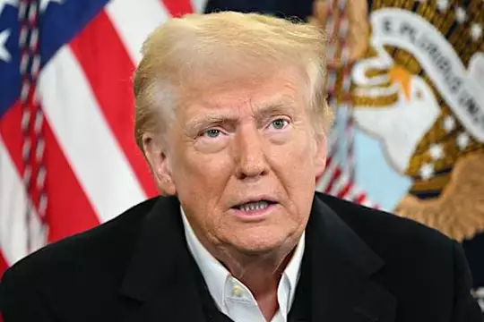 Donald Trump assume que l'Amérique risque de "souffrir" de ses droits de douane
