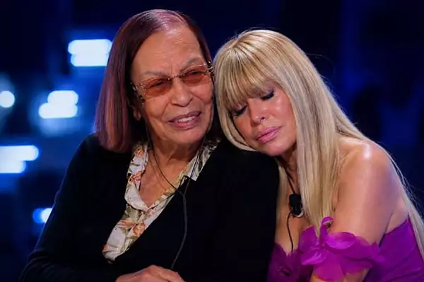 Alessandra Mussolini va a trovare la mamma malata ed accade l'imprevisto