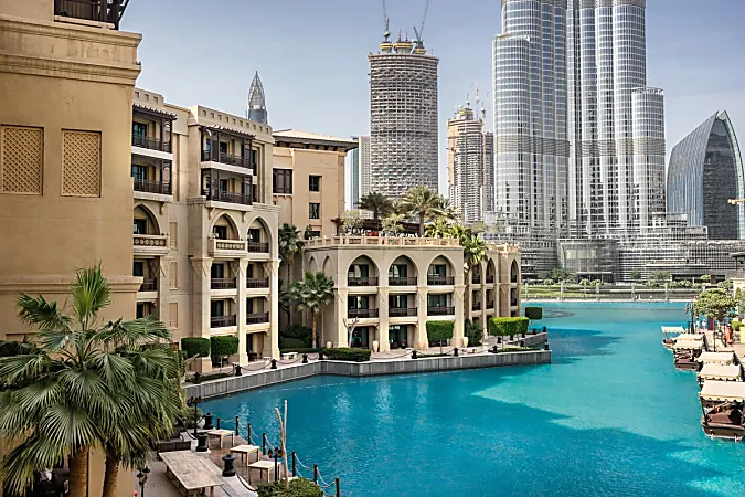 Why are houses in Dubai so cheap? (Just look)