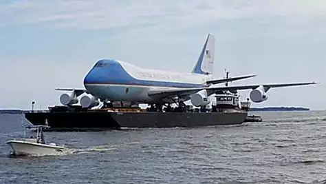 The Clever Reason Air Force One Has To Be Painted Blue
