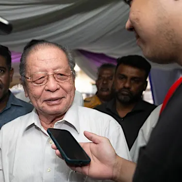 DAP’s Kit Siang says Pakatan should not bother about Mahathir, focus right now is saving Malaysia | Malay Mail