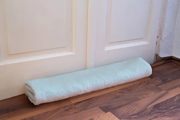 [Pics] Always Put a Towel Under Hotel Door, Watch What Happens