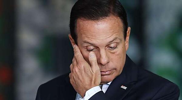 Doria tenta ‘lacrar’ com charge de Bolsonaro, erra e se desculpa