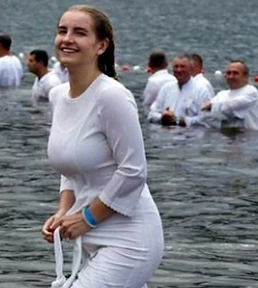 14 Rules That You Didn't Know Amish Women Must Abide By