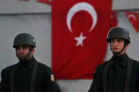 Τουρκία: Συνελήφθη ο δήμαρχος της Μερσίνης – Στο στόχαστρο ακόμη δύο στελέχη του CHP Τουρκία: Συνελήφθη ο δήμαρχος της Μερσίνης – Στο στόχαστρο ακόμη δύο στελέχη του CHP