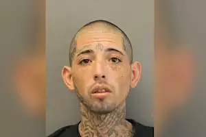 Buscan a recluso "peligroso" que se fugó en Houston y podría estar armado Buscan a recluso "peligroso" que se fugó en Houston y podría estar armado