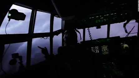 La tormenta eléctrica en el interior de Dorian