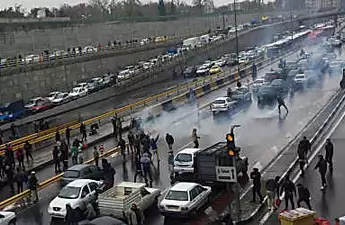 Surge in petrol prices triggers protests in Iran