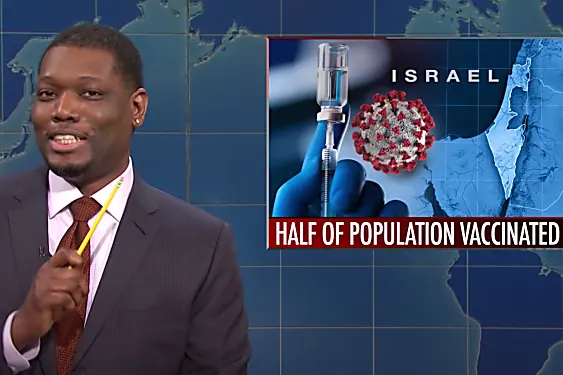 «SNL» υπό πυρκαγιά για «αντισημιτικό» αστείο σχετικά με την ισραηλινή διάθεση εμβολίων COVID
