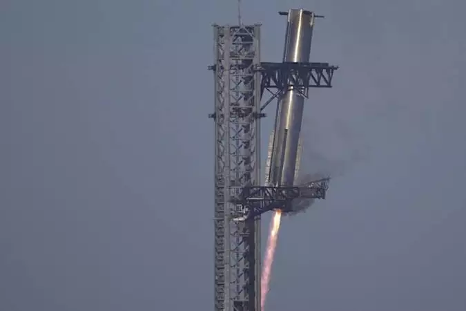 SpaceX's Starship rocket explodes during seventh test launch 