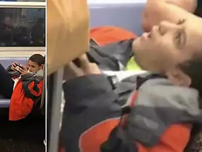 [Fotos] Un niño mimado tomó 3 asientos en el metro mientras su madre lo ignoraba, así que un extraño heroico le enseñó una lección