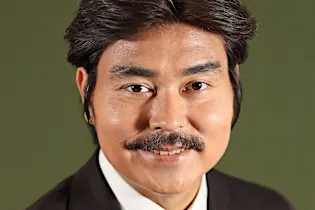 俳優の小澤征悦さんとNHKの桑子真帆アナが婚姻届