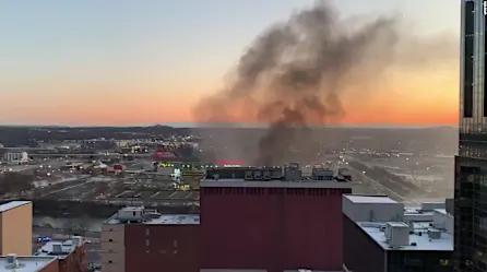 Explosión en Nashville: video muestra una columna de humo elevándose tras incidente | Video