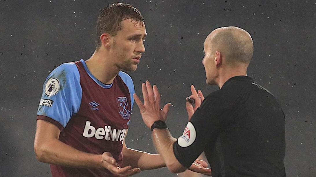 Jamie Redknapp: Mike Dean Decision To Send Off West Ham'S Tomas Soucek Genuinely Worrying Jamie Redknapp: Mike Dean Decision To Send Off West Ham'S Tomas Soucek Genuinely Worrying