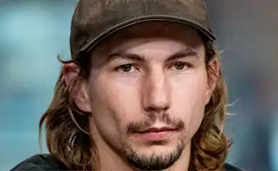 At 28, This Is Where Parker Schnabel Lives With His Partner
