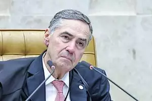 Barroso diz que votou “com dor no coração” pela prisão de Lula em 2018
