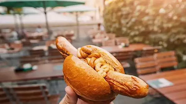 Πόσο επιβλαβής είναι ακόμη και μια φέτα λουκάνικου την ημέρα