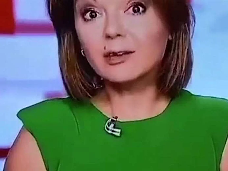 La presentadora de noticias que perdió un diente en vivo (y siguió hablando) | EL DEBER