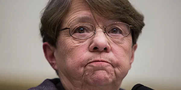 Ρωτήσαμε την πρώην δικηγόρο της SDNY, Mary Jo White, γιατί η Maxwell δεν συνελήφθη το 1996. Αυτή ήταν η απάντησή της