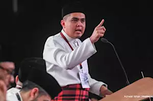 传已在群组表态，艾科玛将辞巫青团长和议员职？