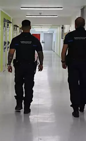Η ακραία ζέστη αποκαλύπτει την κρίση στις υπερπλήρεις φυλακές της Ευρώπης
