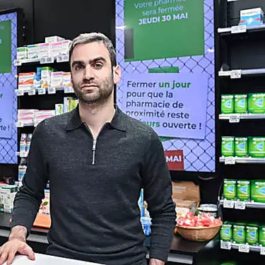 Οι Γάλλοι φαρμακοποιοί απεργούν για την έλλειψη φαρμάκων και τις πληρωμές, κλείνοντας καταστήματα σε όλη τη χώρα