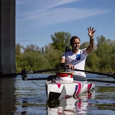 Solo rower launches Europe trek to expose river pollution