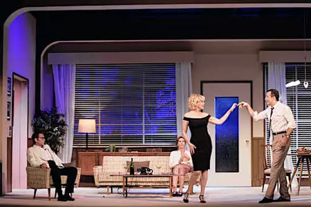 Mathilde et Emmanuelle Seigner inégales en Simone Signoret et Marylin Monroe dans le très attendu "Bungalow 21" au Théâtre de la Madeleine